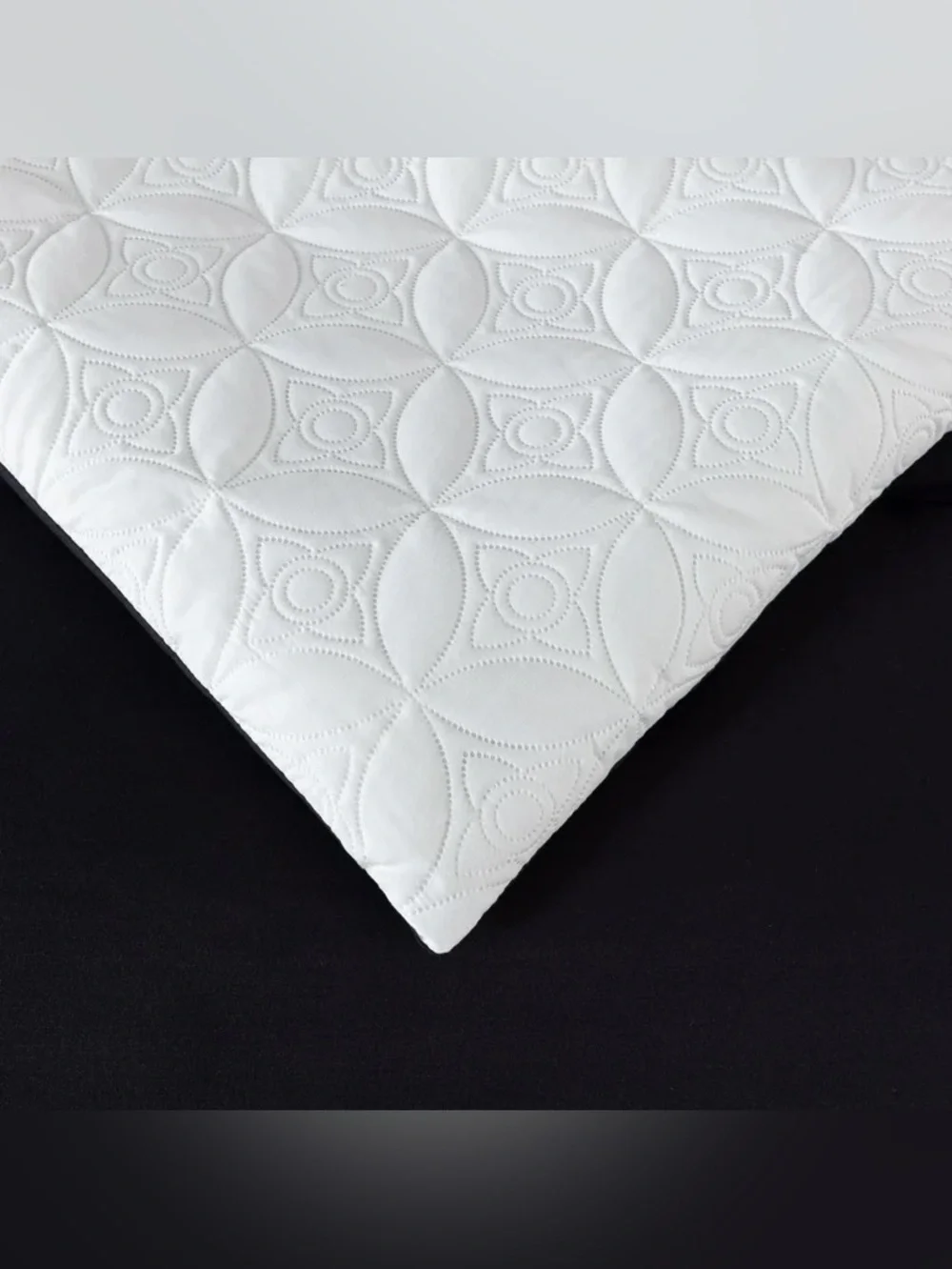 Green and Black Geometric Quilt 3 piece Queen Comforter Set